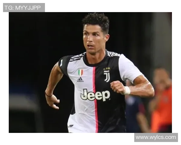 足球明星卷发男生的魅力瞬间展现时尚与运动的完美结合